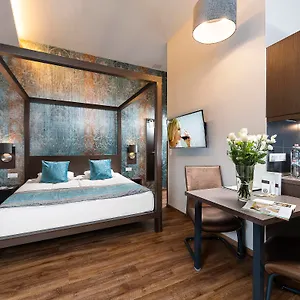 Hotel Opera Garden &